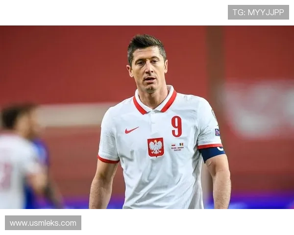 波兰主帅：莱万戴面具备战三月比赛